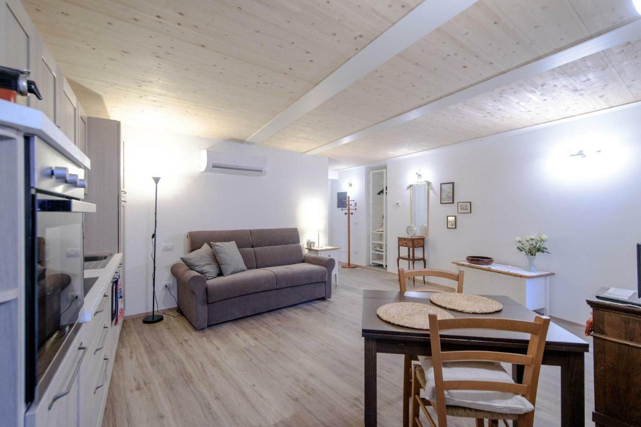 Il Borghetto Di Torno Appartement Buitenkant foto
